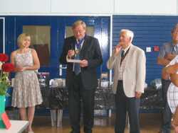 Deputy Mayor of Kenilworth opens the MDS Annual show