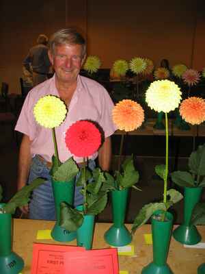 Gabby Hayes with Toy Boy, runner up best exhibit